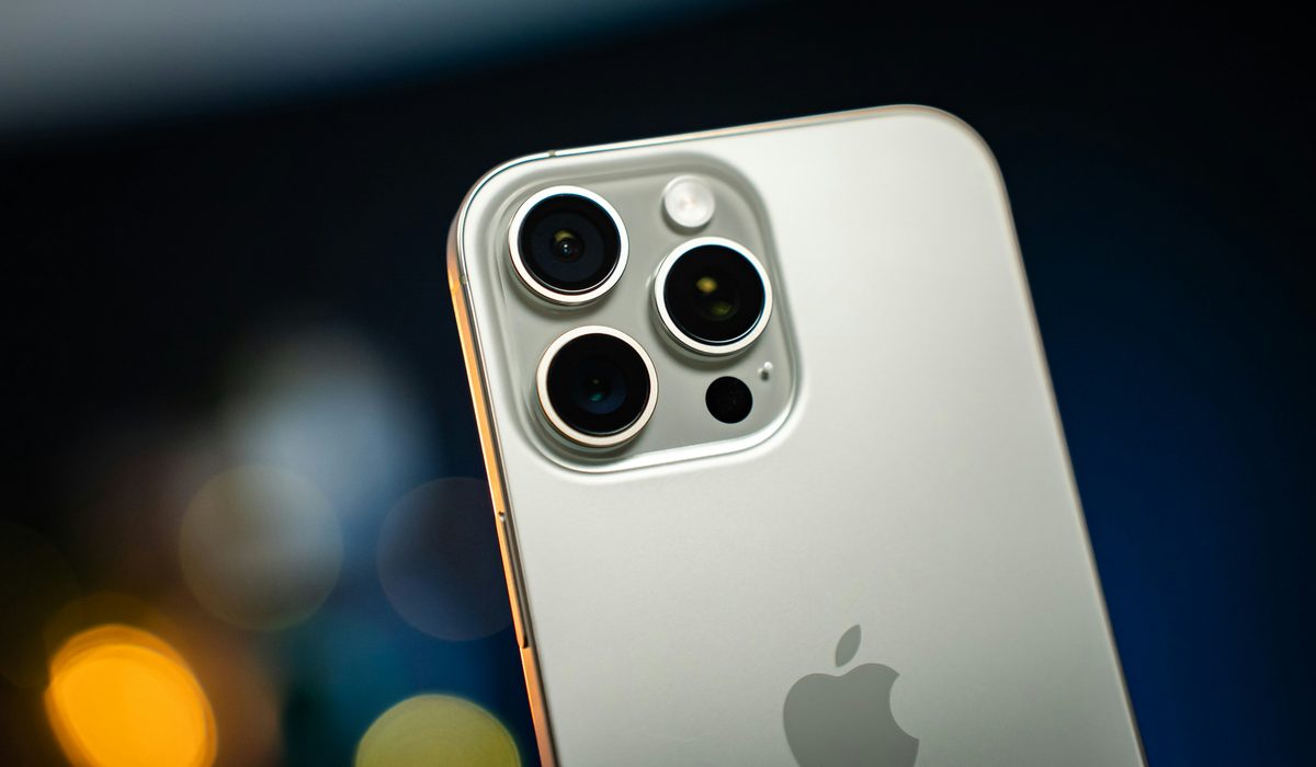 iPhone 16